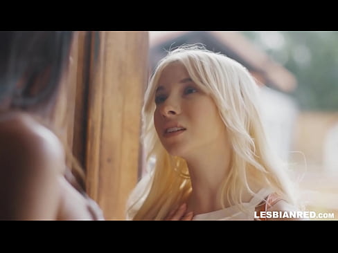 ❤️ Дівчина приходить додому через кілька місяців і в кінцевому підсумку їсть кицьку своєї мачухи ☑ Домашнє порно у нас ☑