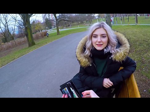❤️ Ковтає гарячу сперму незнайомця за гроші - мінет у парку від Єви Ельфі ☑ Домашнє порно у нас ☑
